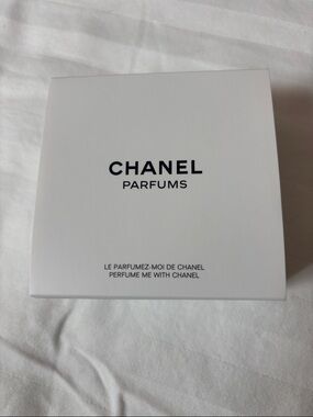 CHANEL Le Parfumez-Moi de Chanel (Perfume me with Chanel)